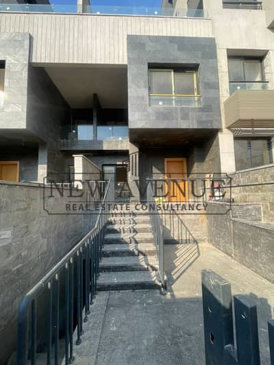 تاون هاوس مُجهز بالكامل يشمل المطبخ ووحدات التكييف والستائر في تريو جاردنز Trio gardens - Middle Annex (المرحلة الثانية) جاهز للاستلام