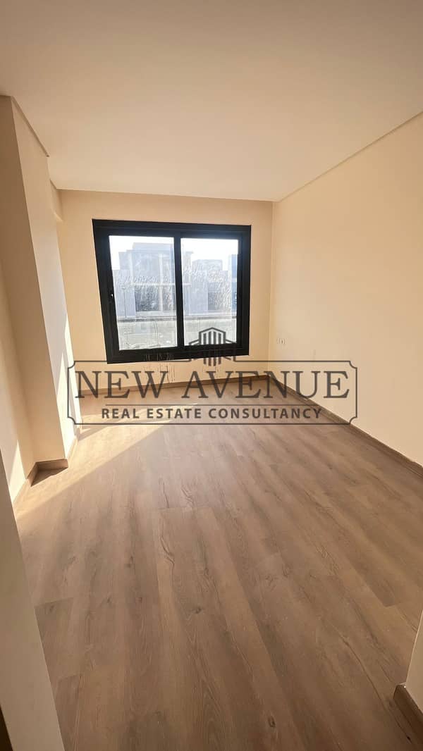 تاون هاوس مُجهز بالكامل يشمل المطبخ ووحدات التكييف والستائر في تريو جاردنز Trio gardens - Middle Annex (المرحلة الثانية) جاهز للاستلام