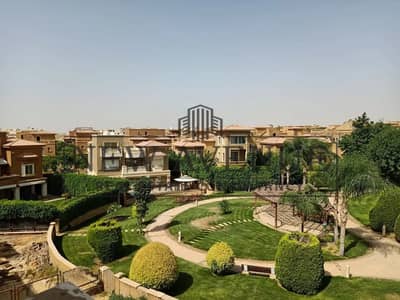فيلا مستقلة للبيع في بيلاجيو أركو مع مسبح خاص