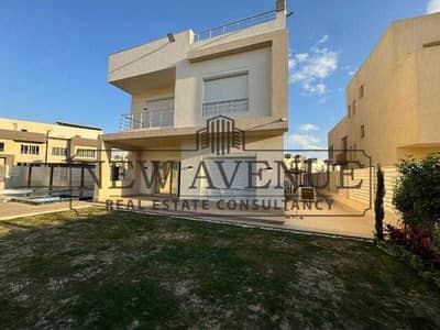 Very luxurious Standalone in Grand Heights fully finished with private pool & Jacuzzi
