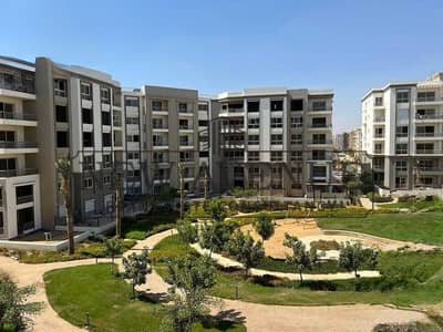 Fully Finished Apartment Super Luxurious 192m 3 bedrooms + maid's room Prime Location on Landscape at Hyde Park