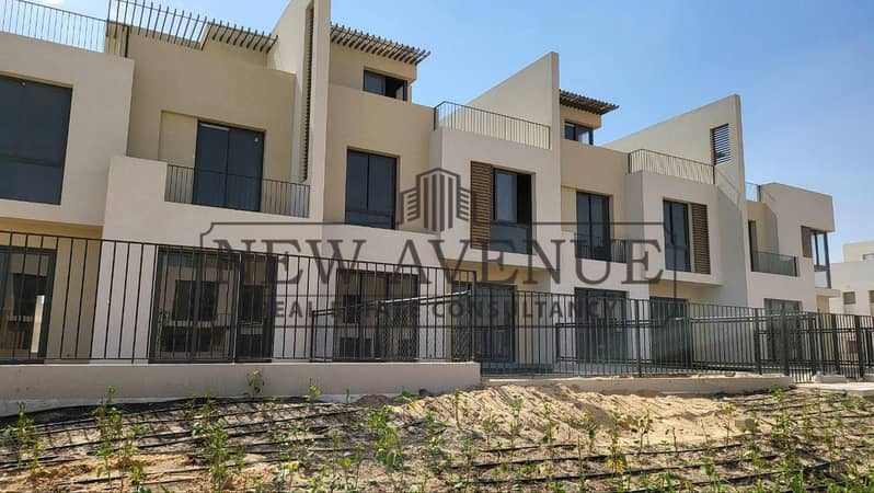 بنتهاوس استلام فوري باقل مقدم بدون اوفر فى سوديك ايست للبيع موقع مميز و مساحة كبيرة و اقساط متبقية  Azailya - SODIC East