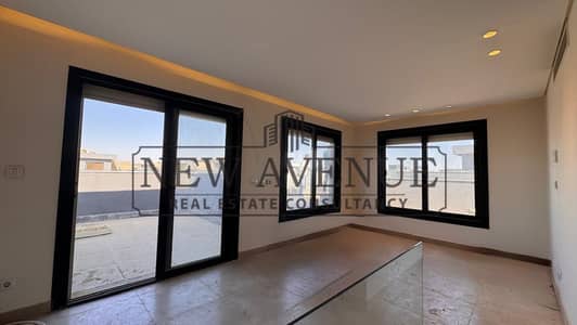 بنتهاوس للبيع متشطب ب الكامل   موقع مميز ب التكيفات في تريو جاردنز Trio Gardens New Cairo