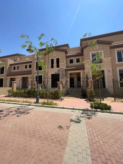 Classic Middle Townhouse for Sale in La Vista City | Parcel 14 | Excellent Location Within the Compound | Great Opportunity for Living or Investment