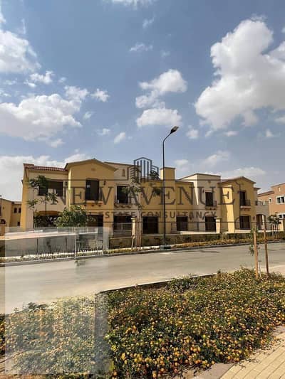 تاون هاوس ڤيلا بافضل سعر موقع جيد وبحري استلام فوري في كمبوند سيتي جيت ديار القطرية City Gate Qatari Diar