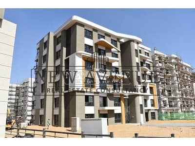 شقة ارضي بحديقة متشطبة مباشرة على اللاجون بتكملة اقساط  في كليو بالم هيلز القاهرة الجديدة CLEO Palm Hills New Cairo
