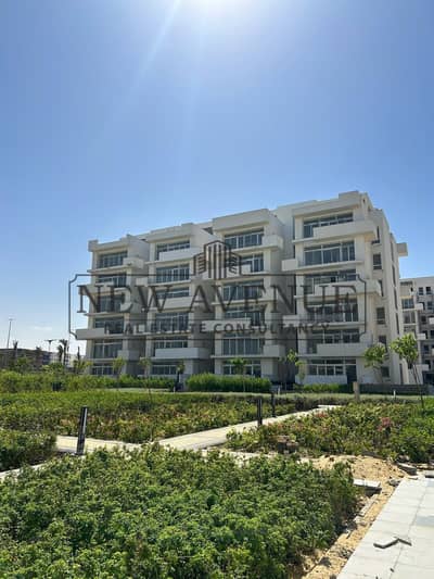 شقة تشطيب كامل 237 متر دور خامس فيو بحر مميز تسليم 6/2026 مقدم 11.4 مليون وتقسيط في Mazarine city edge