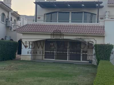 شاليه ارضى كامل التشطيب و مفروش مع تكييفات موقع مميز صف تانى من البحر في لا فيستا ٦