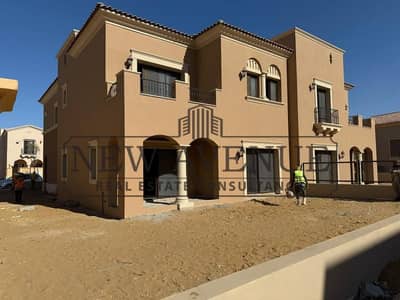 للبيع استاندالون فيلاجاهزه  للسكن   بموقع مميز و اطلاله مباشره على اللاندسكيب ٤ غرف نوم  ٤ حمامات باقل سعر في سيتي جيت  بالقاهرة الجديدة