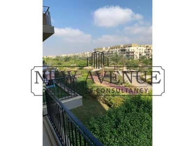دوبلكس للبيع ٣ غرف نوم (غرفة نوم رئيسية + غرفة ملابس)  غرفة مــعيشــة  ٣ حـمامــات , نص تشطيب , بفيو مميز , قريبه من الكلوب هبكمــبوند ايستــاون سوديك