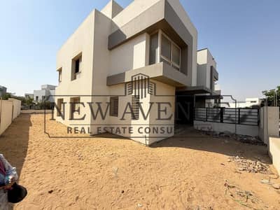 Twin House ready to move prime location overlooking greenery in Hyde Park New Cairo