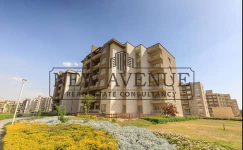 شقة للبيع في كمبوند وصال بالشروق | Wesal Compound El Shorouq  ثلاث غرف وثلاث حمامات بحديقة خاصة تشطيب كامل بحري وجاهزة للاستلام