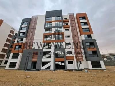 شقه في Aria Compound Mostaqbal City استلام فوري موقع مميز علي مسطحات خضراء