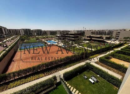 شقة للايجار في فيفث سكوير المراسم – تطل على الكلوب هاوس بسعر مميز