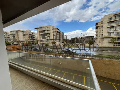 شقة فى ماونتن ڤيو اى سيتى Mountain view icity للايجار جاهزة للسكن و متشطبة بالكامل ٣ غرف نوم
