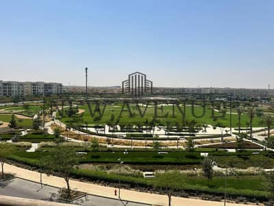 كورنر تاون هاوس فى ميفيدا للبيع بمساحة كبيرة متشطب بالكامل و نص فرش جاهز للسكن