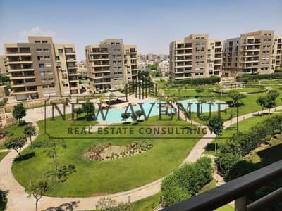 Apartment 185m open view directly on lake in the square