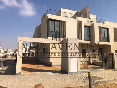 احسن سعر فى السوق توين هاوس للبيع فى سودك ايست الشروق Sodic East compound Al shorouk فى موقع متميز جاهزة على الاستلام الفورى