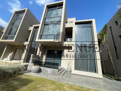 اقل سعرفيلا B للبيع  في واتر واي فيلات  The Water Way Villas موقع متميز جدا علي البحيره  استلام فوري