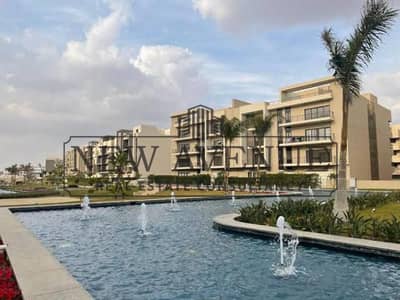 شقة تطل علي لاندسكيب و مساحات خضراء متشطبة بالكامل بالتكيفات بمقدم ٧. ٩و باقي الأقساط  كومبوند Fifth square Al marasem