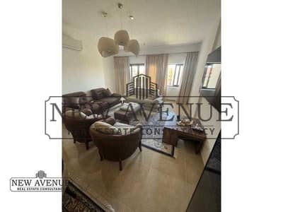 شقة للبيع في كمبوند المراسم Fifth Square Al Marasem  تشطيب كامل اول استخدام  موقف سيارات
