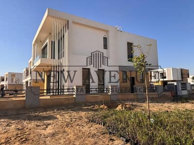 ڤيلا مستقلة  كورنراستلام فوري اقل من سعرالسوق  متشطبة  بالكامل في زد ايست zed east لوكيشن مميز تطل علي لاندسكيب