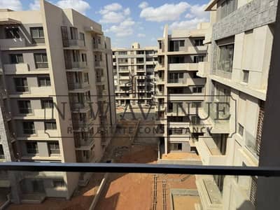 شقة كورنر جاهزة للاستلام في كمبوند IL Bosco بالعاصمة الإدارية موقع مميز وتصميم رائع وإضاءة طبيعية في أحد أفضل مواقع الكمبوند