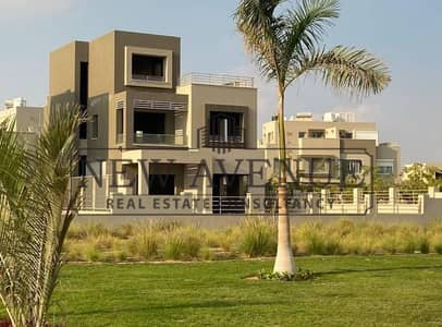 تاون هاوس كورنر للبيع فى بالم هيلز القاهرة الجديدة Palm Hills New Cairo موقع متميز و استلام خلال سنة
