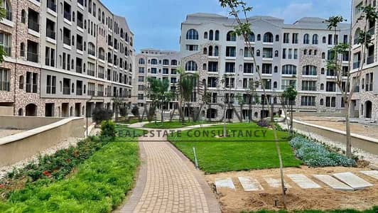 للبيع اميز بينت هاووس فى جرين سكوير يطل علي مساحات خضراء - Green Square