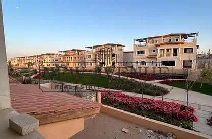 توين هاوس استلام فوري بموقع مميز وإطلالة على اللاندسكيب في Hyde Park التجمع الخامس بدون تشطيب
