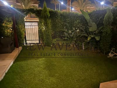 اس فيلا بحديقة تشطيب كامل استلام فوري في Sarai S1 القاهرة الجديدة مطبخ ودريسنج موقع مميز سكن فاخر وفرصة استثمارية قوية