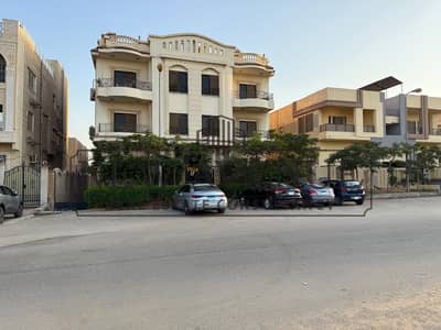 Good location & lowest price for roof apartment in Ganoub al academya New cairo