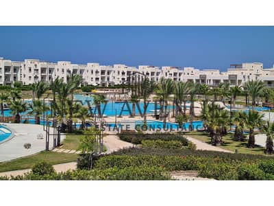 توين هاوس فيلا تشطيب كامل بالمطبخ في Amwaj  أمواج الساحل الشمالي جاهز للسكن من الأهلي صبور موقع مميز بإطلالة بحر وتصميم مودرن