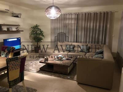 شاليه في كاتانيا مراسي الساحل الشمالي بإطلالة على حمام السباحة تشطيب كامل ومجهز بمطبخ وأجهزة كهربائية وتكييفات جاهز للسكن