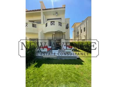 توين هاوس مفروش  يطل على الحديقة وحمام السباحة استلام فوري في Stella Heights ستيلا هايتس الساحل الشمالي موقع مميز