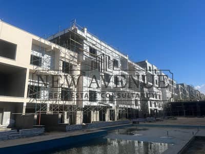 شاليه ارضي مع جاردن للبيع في دايركشن وايت direction white   استلام ٣ شهور متشطب + المطبخ + والتكيفات