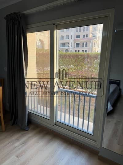 شقة أرضي  بحديقه متشطب مع التكييفات استلام فوري كمبوند 90 افنيو التجمع الخامس 90 Avenue بجانب الجامعة الامريكية موقع مميز