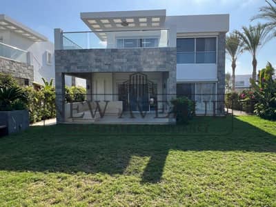 فيلا كورنر تطل على البحر مفروشة في Almaza Bay الماظة باي الساحل الشمالي  استلام فوري موقع مميز و سعر مميز
