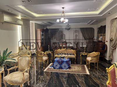 تاون هاوس كورنر مع حديقه كبيره متشطب بالمطبخ و الدريسينج جاهز للسكن فيMaadi view معادي فيو الشروق يطل علي مساحات خضراء و مسطح مائي