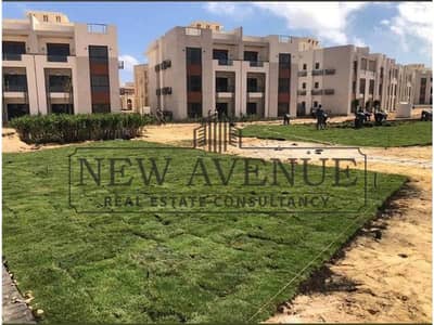 شاليه جاهز للسكن تشطيب كامل في الطابق الأول بإطلالة مباشرة على المسبح للبيع في جايا رأس الحكمة الساحل الشمالي Gaia Ras Elhekma North Coast, مساحة 83م