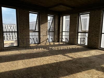 مكتب إداري كورنر للإيجار في ذا بليس ميفيدا القاهره الجديده  the place mivida New Cairo