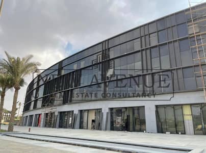 مكتب مشطب بالكامل للإيجار بليك فيو القاهره الجديده Lakeview  New Cairo