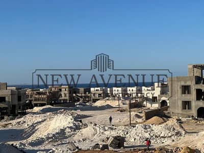 شاليه علوى فاخر - موقع مميز في هاسيندا ويست، مساحة البناء ١٧٥ مترًا مربعًا، ٣ غرف نوم، ٦ حمامات، غرفة للخادمة