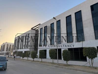 مكتب إداري للبيع جاهز للإستلام  في واتر واي فيلات Waterway Villas ⁠New Cairo