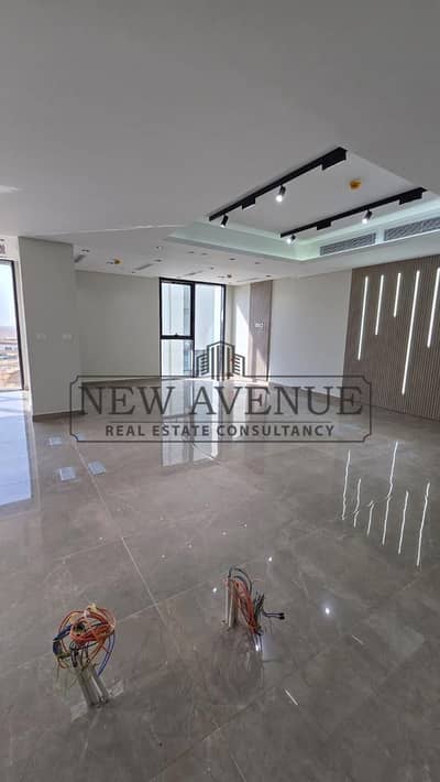 مكتب 126م مشطب بالكامل بهايد بارك القاهره الجديده Hyde park New Cairo