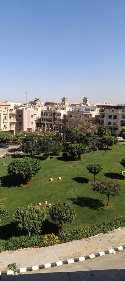 شقة 210 متر3 غرف استلام فوري بفيو مفتوح علي حديقة  في الياسمين ١ القاهرة الجديدة El yasmeen 1 New Cairo