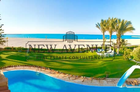 قصر صف أول مفروش بالكامل مع حمام سباحة مطل على البحر في مارينا ٥ لسان الوزراء الساحل الشمالى Marina 5 North Coast  ٦ غرف نوم رئيسية  و ١٠ حمامات