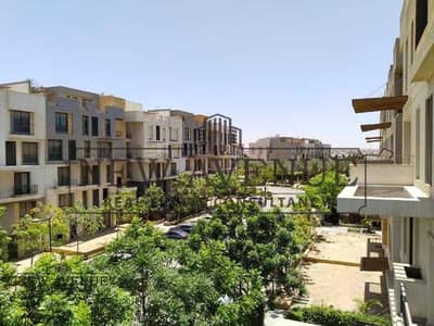 شقة بروف  بمكان مميز جدا في ايستاون مساحة كبيرة و تشطيب بالكامل فاخر سوبر لوكس  EasTown New Cairo
