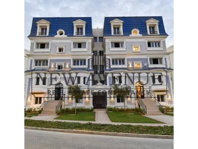 شقة جاهزة للسكن في ماونتن فيو هايد بارك، مساحة البناء ١٤١ مترًا مربعًا، غرفتا نوم، حمامان، تشطيب طوب احمر