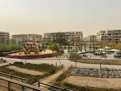 شقة جاهزة للاستلام في افضل موقع  وافضل فيو علي مساحات خضراء في كمبوند بالم هيلز Palm Hills New Cairo
